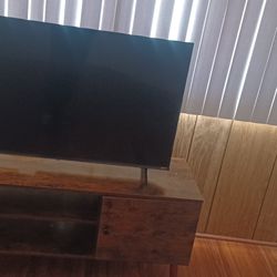 Hisense Roku TV And Entertainment Center