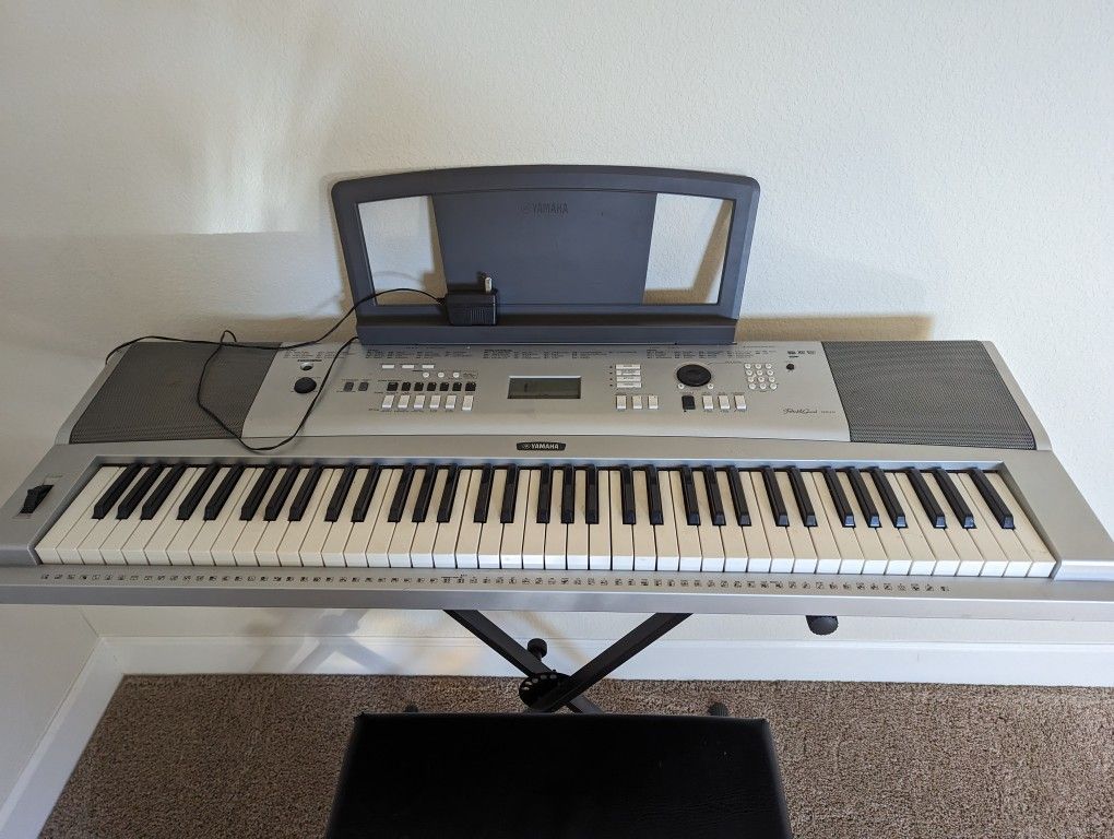 Yamaha DGX 230