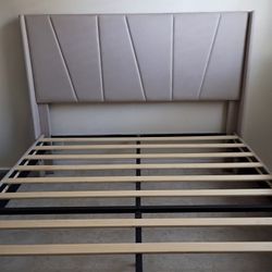 Queen Bed Frame/ Base De Cama Queen