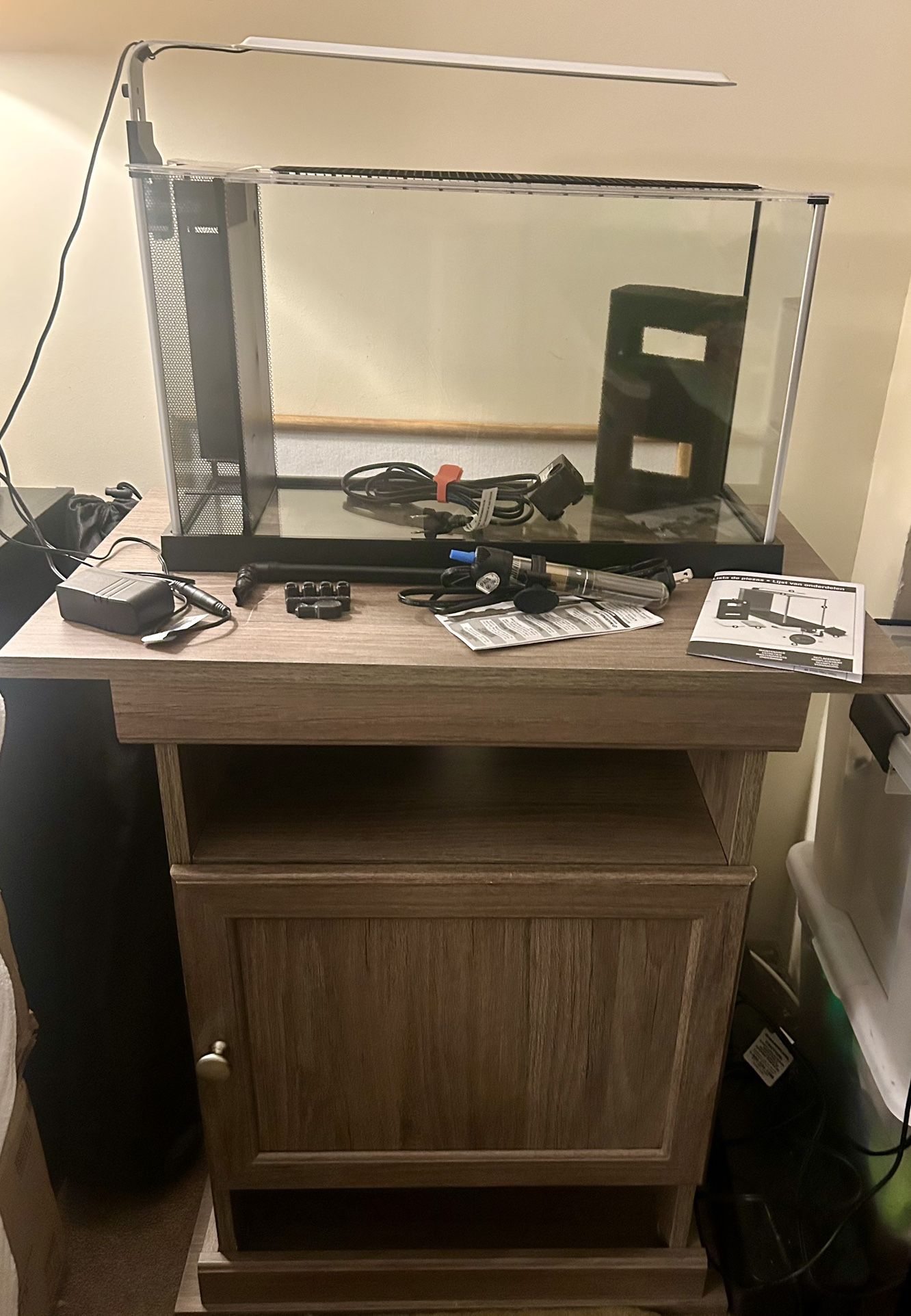 Fluval SPEC 5 Gallon Fish Tank w/ Light/Accessories and Fish Tank Stand