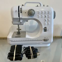 Sewing Machine With Thread & Foot Pedal 
