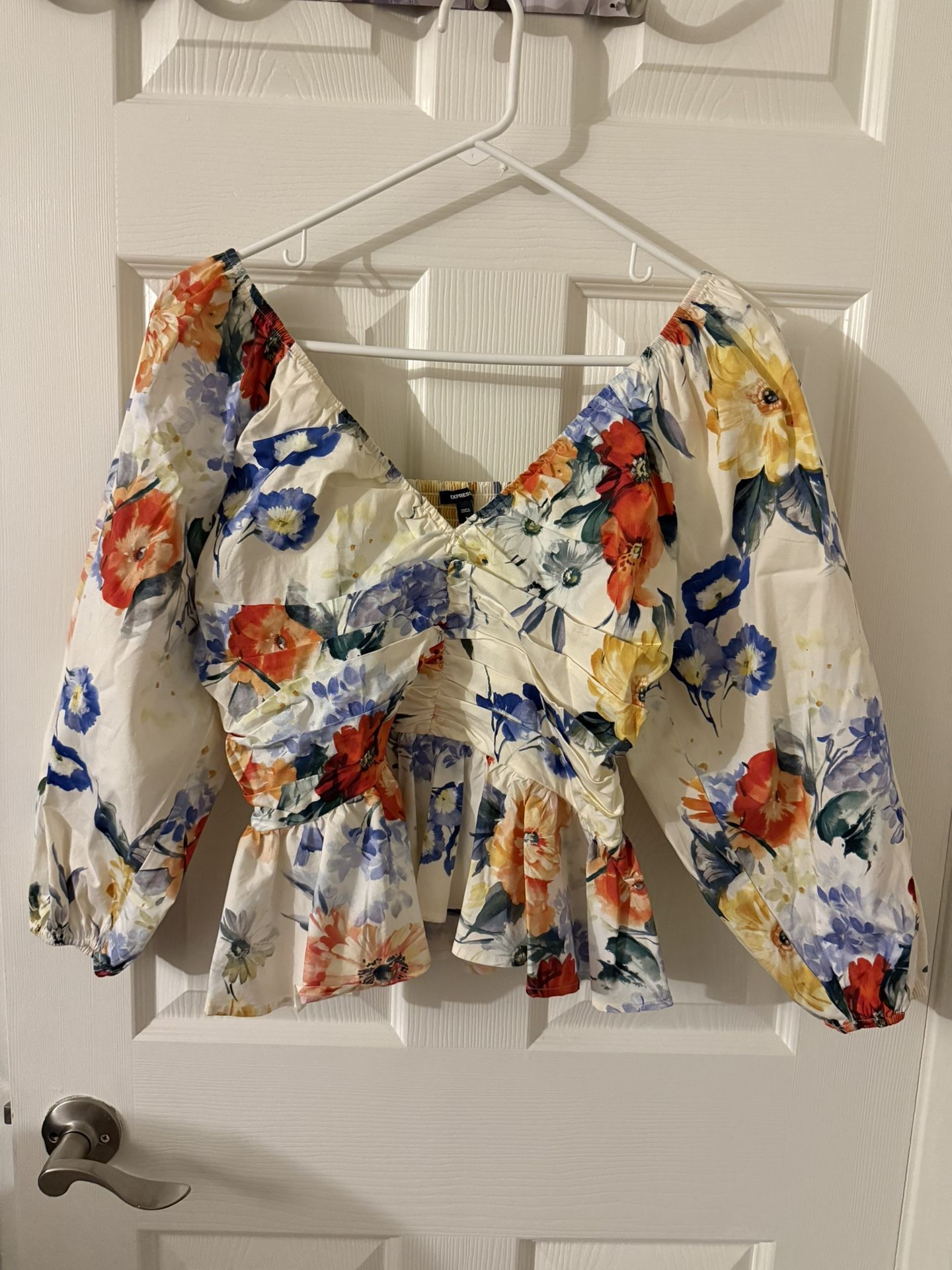 Express Floral V-neck Cotton Long Sleeve Peplum Top Blouse size S
