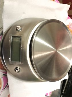 Brand new in box digital scale. Full stainless steel body. 11lb 5KG max high accuracy