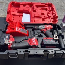 Milwaukee Fuel 2 Tool Kit. 18V
