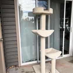 Large cat tree/scratcher