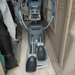 Octane Fitness Elliptical 