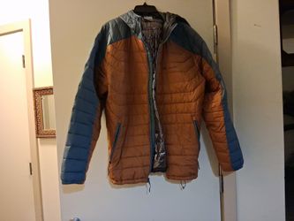 Men's columbia jacket omni heat inside of the jacket size large used warn once like new good condition
