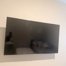 40 Inch Samsung TV With Bracket