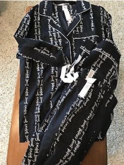 Victoria's Secret Signature Lightweight Pajama  Set New Sz M