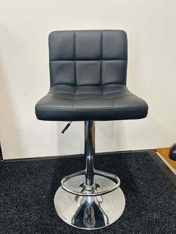Styling chair or bar stool