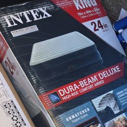 New Intex King Dura Beam Deluxe Air Mattress 