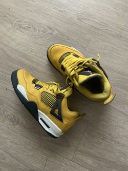 Jordan 4 Lightning