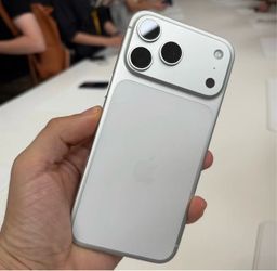 Apple iPhone 17 Pro Max White Titanium
