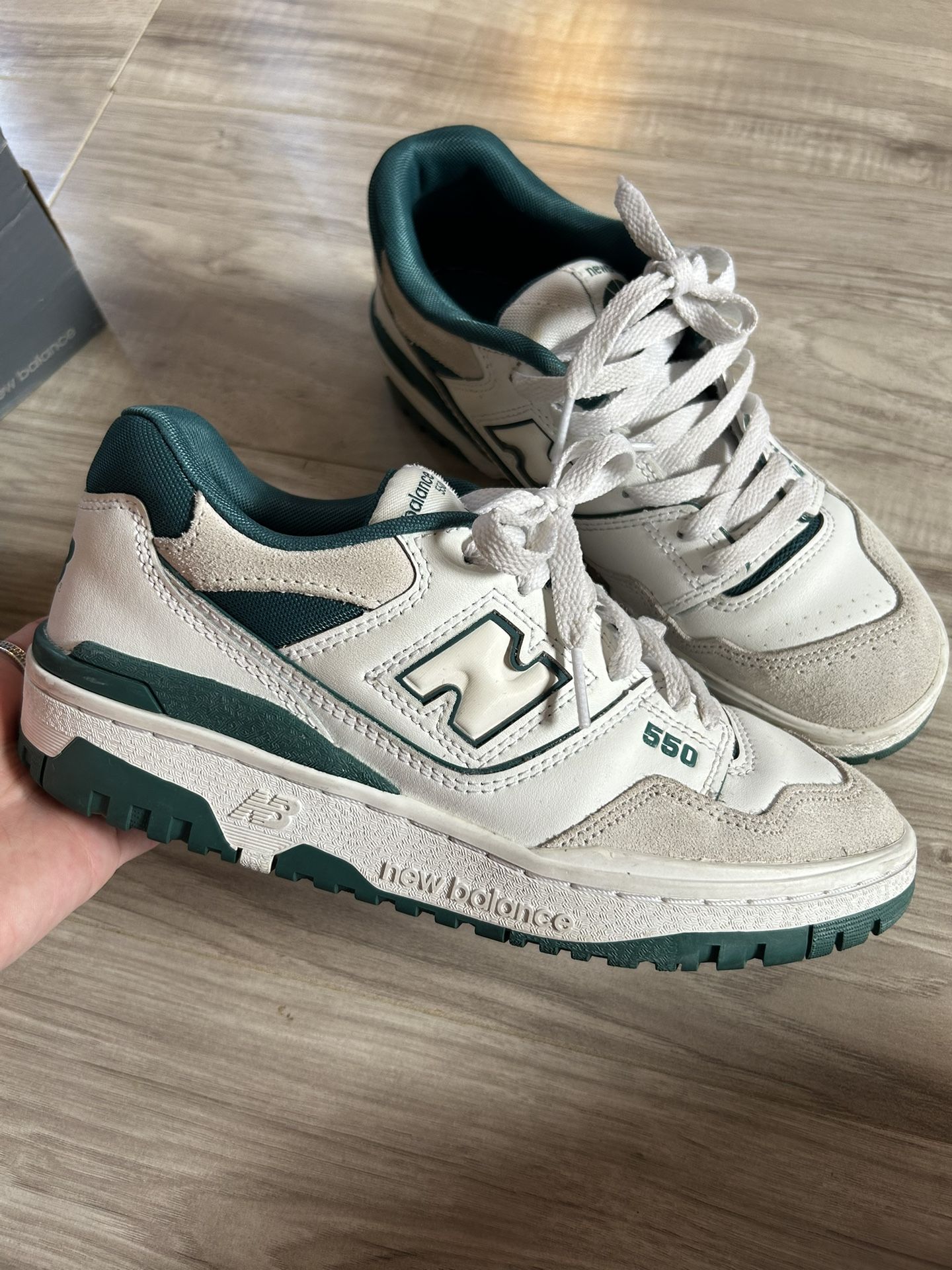 Women’s new balance 550