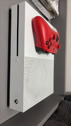 Xbox One S 1TB – Works Perfectly , used