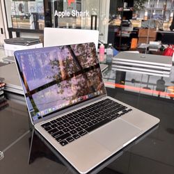 Apple 13” 2024 MacBook Air M3 Chip 16GB Ram 512SSD