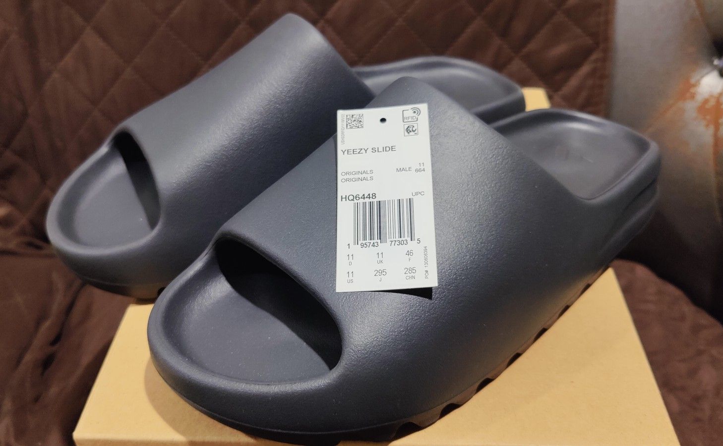 Yeezy Slide "Onyx"