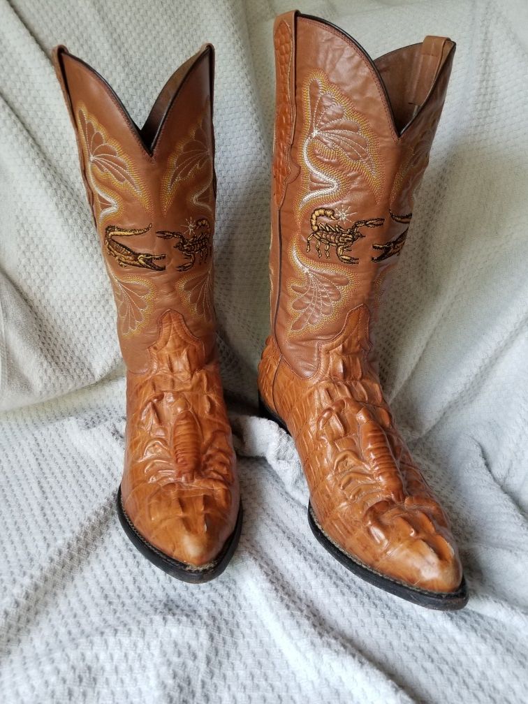 El Alacran de Durango alligator leather cowboy boots US size 9/ Mexico size 28. Made in Mexico