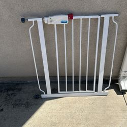 Regalo Easy Step Safety Gate