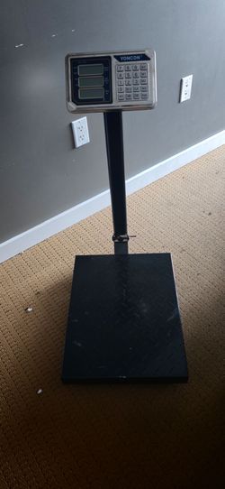 Digital Industrial Platform Scale for Packages, 661lb