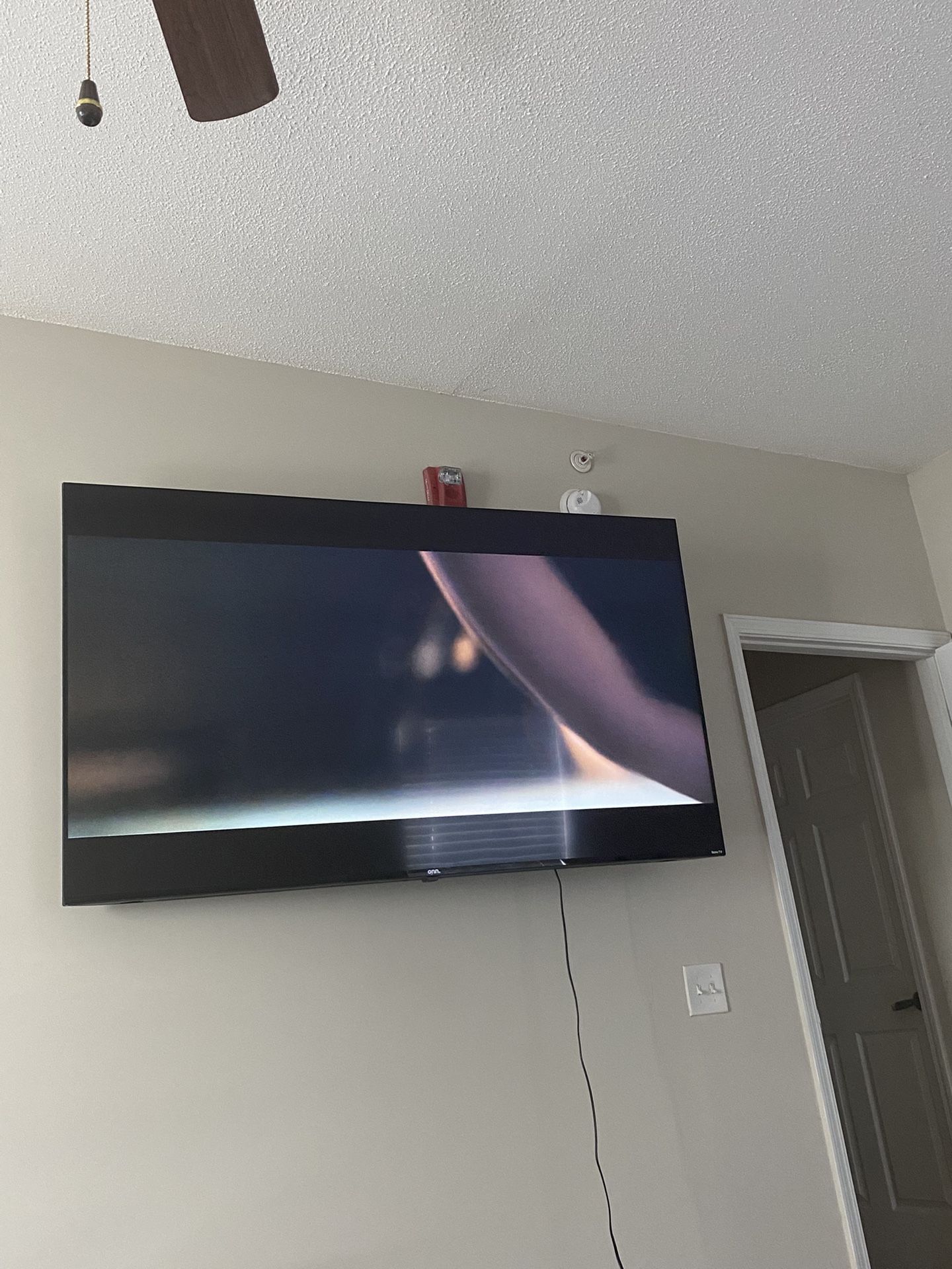 70inn Onn Roku TV