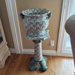 Ceramic Pedestal And pot