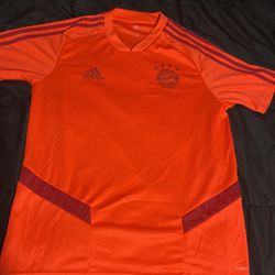 F.C. Bayern Munchen Adidas Jersey Size Small 