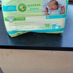 Newborn diapers 35ct