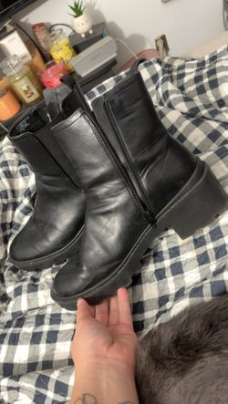 Women’s Black Low Heel AnkleBoots 