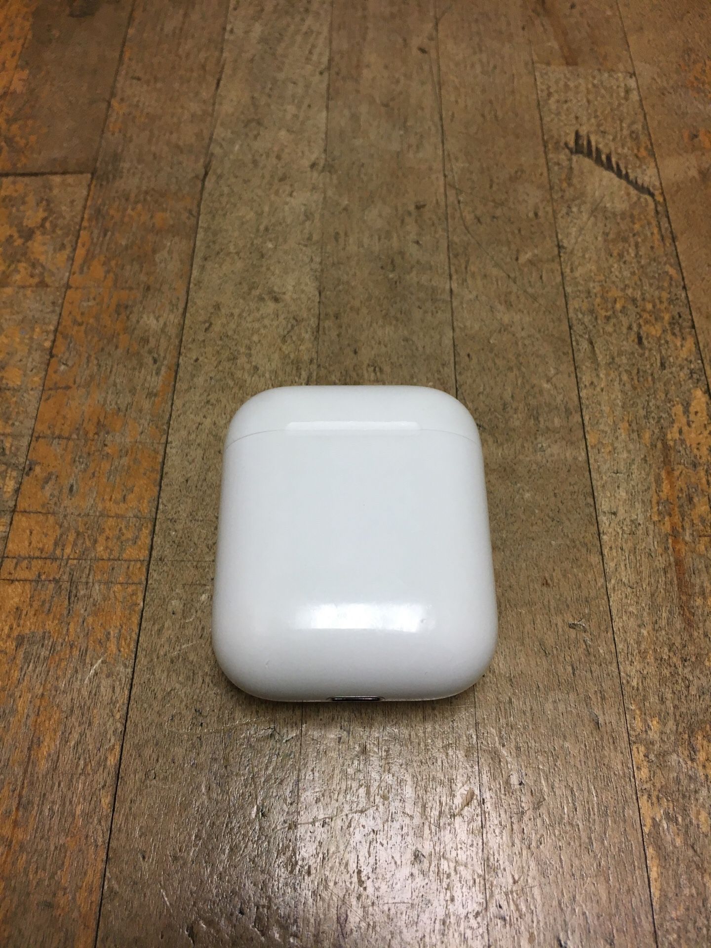 AirPods charging case ONLY