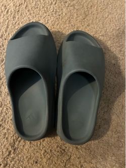 yeezy slide size 8