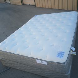 Serta Queen Mattress And Box Spring 