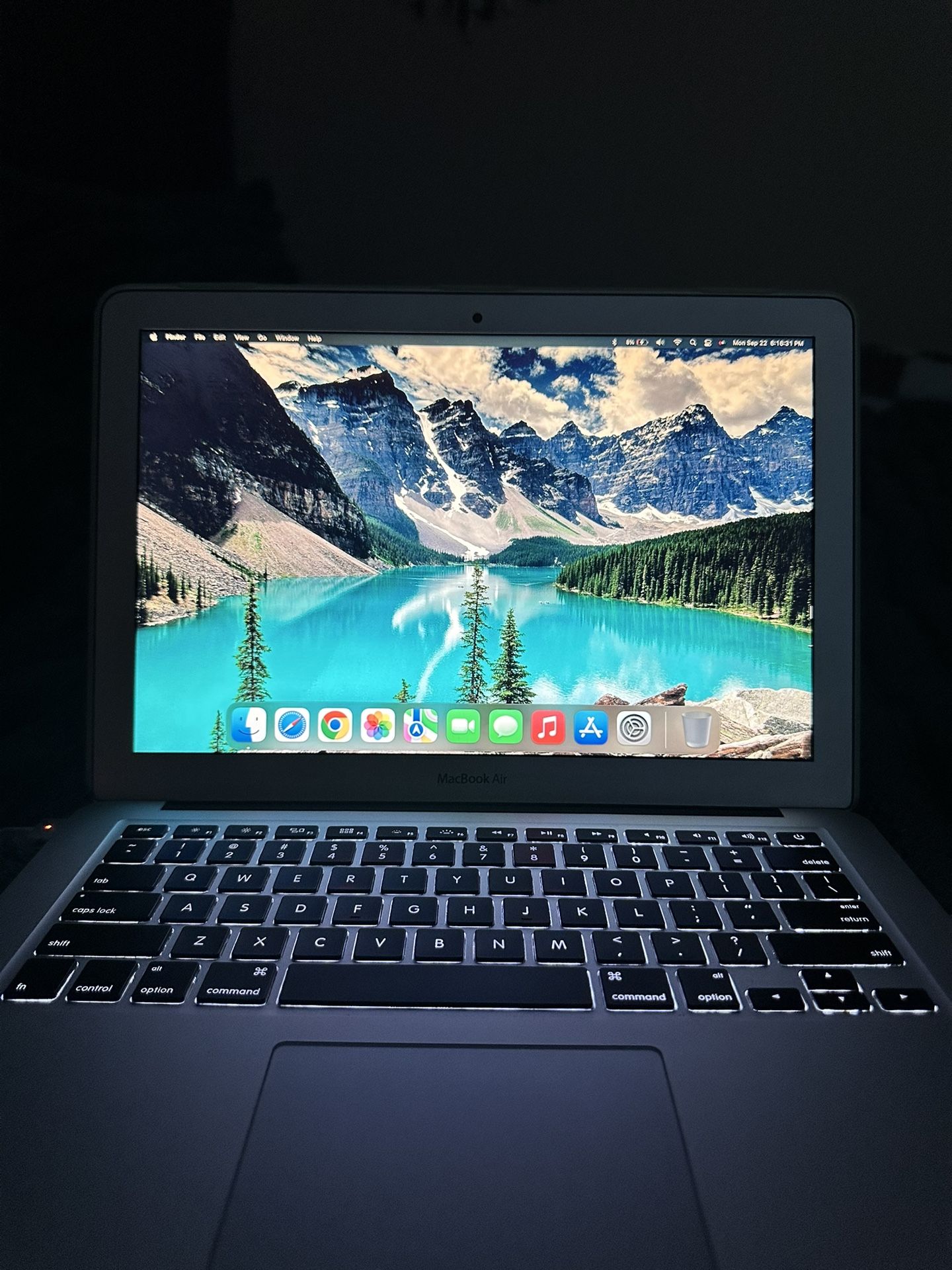 Silver 13-inch Macbook Air 2017 128GB