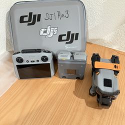BRAND NEW DJI AIR 3 NEVER FLOWN!! COMBO PACK 3 BATTERIES/ CHARGER RC-2 CONTROLLER HARD TO FIND IN RETAIL! DJI OUT OF STOCK