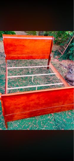 Queen size bed Frame