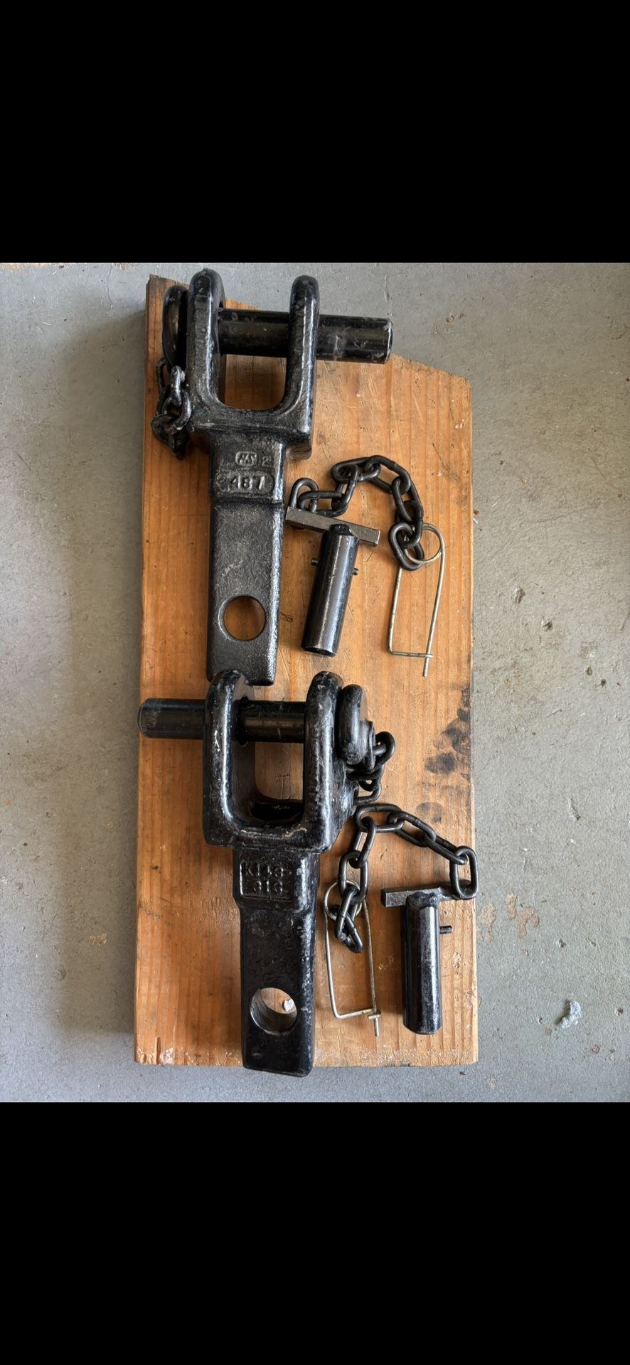 Kenworth And Peterbilt Tow Hooks - Trucks - Trucking - Tow Straps - Tow Pins - Semi Truck Parts