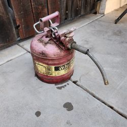 2 1/2 Gallon  Metal Fuel Can