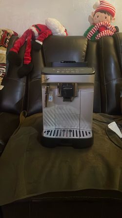 DēLonghi Magnifica Evo Coffee Machine 