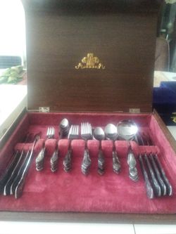 Rogers 60 piece flatware set