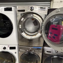 Front load washer and dryer set In great condition well cleaned, delivery available 🚚