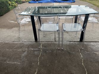 Dining Room Table and Chairs
