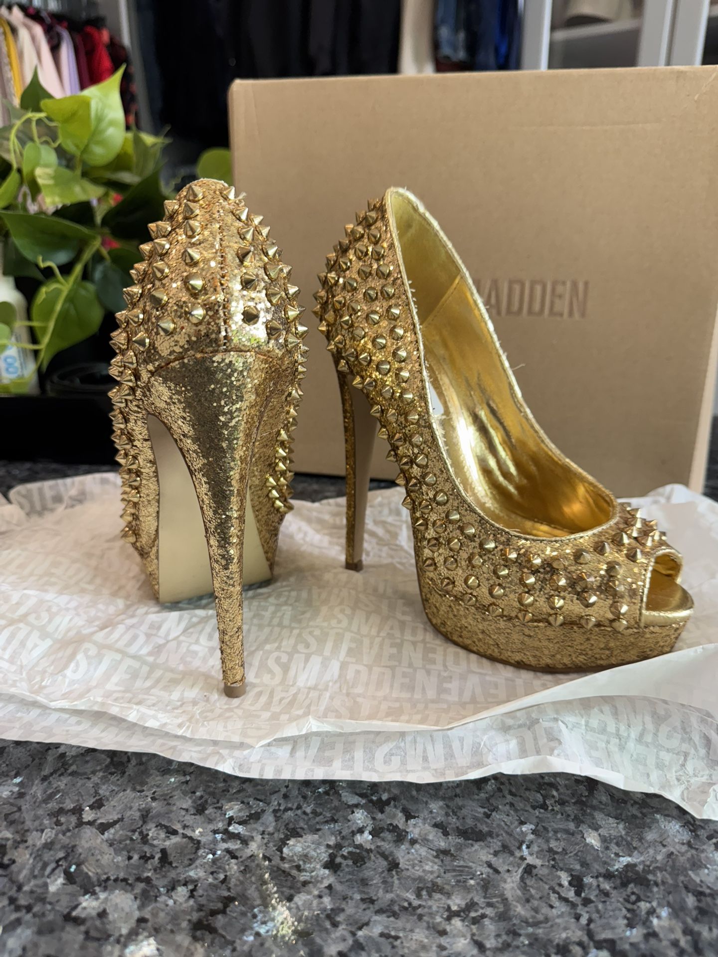 Steve Madden Gold Awwsome Pewter Heels