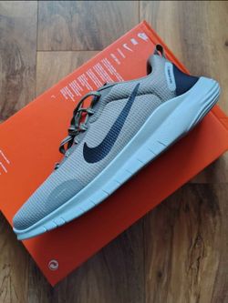 Nike Flex Experience Run 12 men's size  11 11.5 Running Shoes  Green Grey