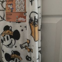 Disney Halloween Plush Throw