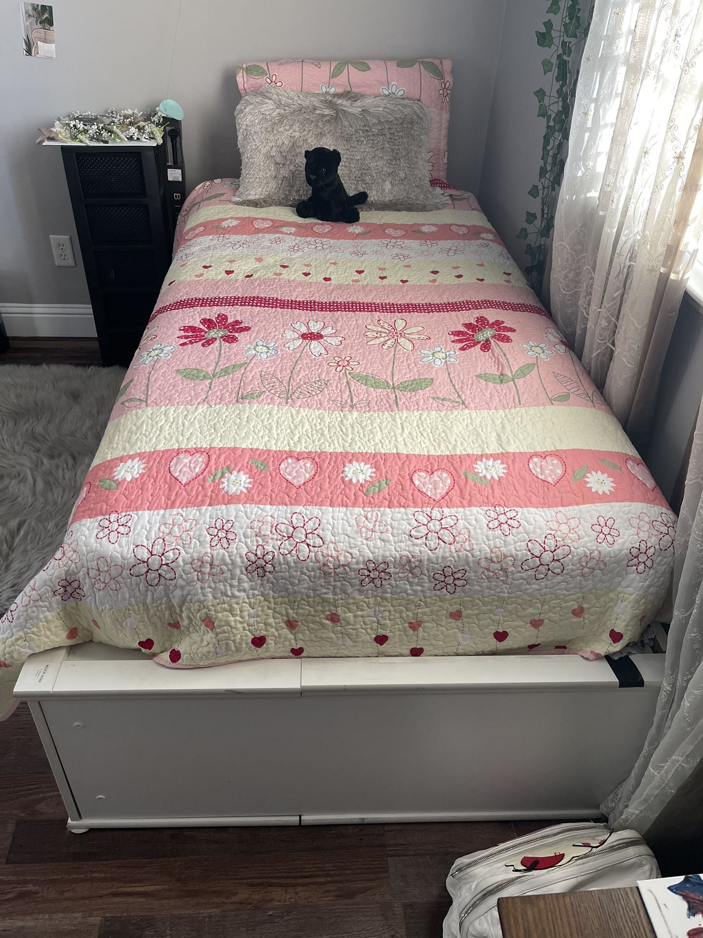 Twin Bed With Headboard And Mattresses 