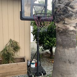 Basket ball hoop good condition