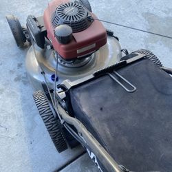 Easy start Honda GCV 160 gas powered lawn mower