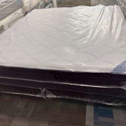 Dream Cloud King Size Mattress 