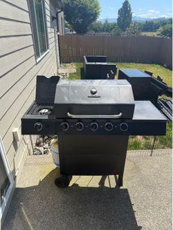 Large Barbecue with extra side burner