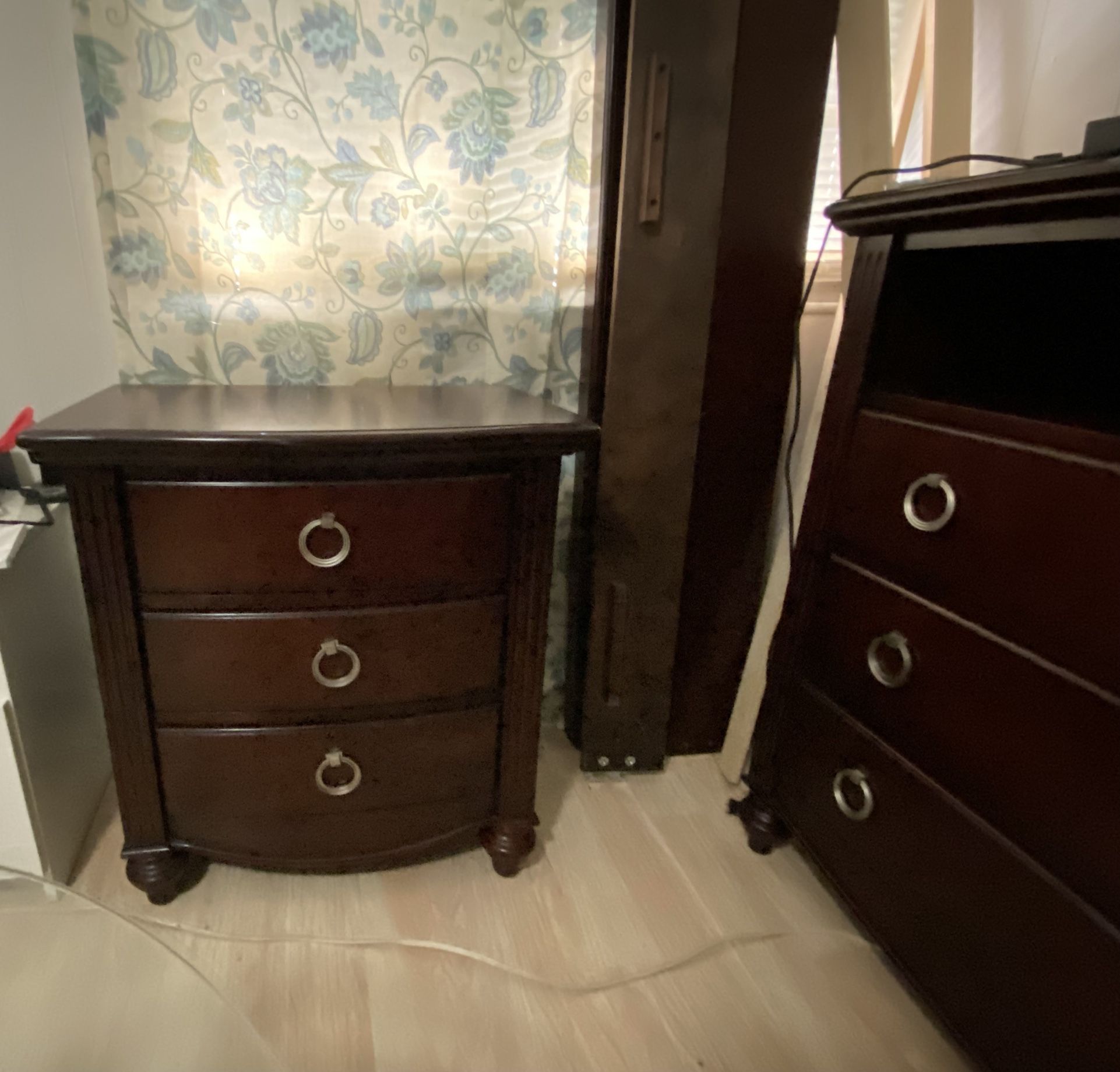 Nightstand, cherry brown, like new